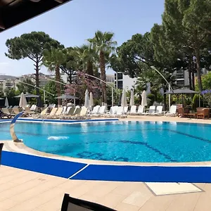Opus 3*, Kuşadası Türkiye